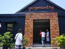 Bupati Klungkung Tutup Penginapan-Tempat Yoga di Area Suci Pura Goa Lawah