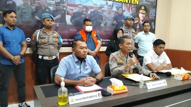 Polda tetapkan tersangka korupsi pembangunan akses jalan Pelabuhan Warnasari Cilegon (Foto: Bahtiar/Detikcom)