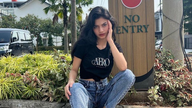 Gosip Terkini Selebriti Insertlive : Pedih Hati Orang Tua Ratu Sofya, Sesali Anak Jadi Artis