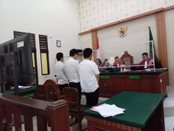 Tiga Operator Judi Online Divonis 2,5 Tahun Penjara