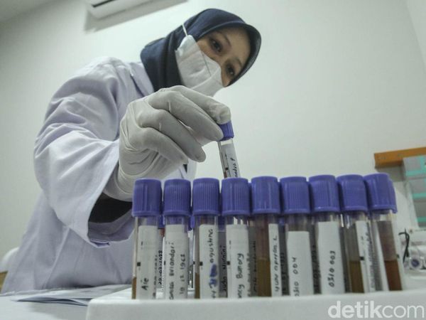 Warga Serbu Pemeriksaan Tiroid Gratis di RSCM