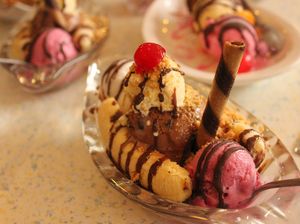 5 Kedai Es Krim Legendaris Jakarta, Ada yang Berusia Hampir 100 Tahun! 5 Kedai Es Krim Legendaris Jakarta, Ada yang Berusia Hampir 100 Tahun!