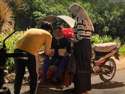 Komunitas PNS Kejar Ketenangan Batin dengan Bagikan Nasi Bungkus