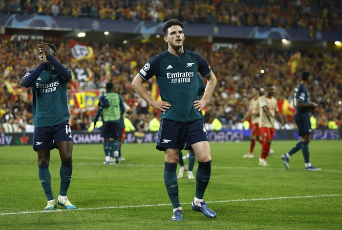 Soccer Football - Champions League - Group B - RC Lens v Arsenal - Stade Bollaert-Delelis, Lens, France - October 3, 2023  Arsenals Declan Rice and Eddie Nketiah look dejected after the match REUTERS/Christian Hartmann