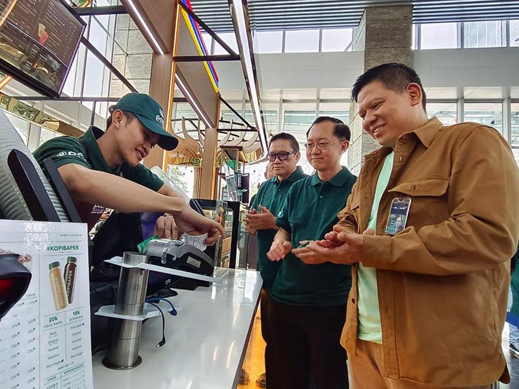 Kolaborasi Hadirkan Uang Elektronik Berdesain Khusus Kolaborasi Hadirkan Uang Elektronik Berdesain Khusus