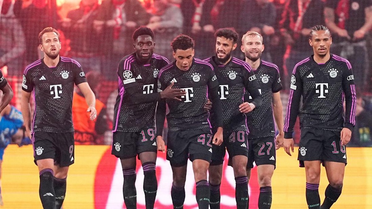 Bayern Munich lewat rekor laga tandang Barcelona di Liga Champions (via REUTERS/RITZAU SCANPIX DENMARK)