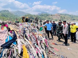 Bey Machmudin Ungkap Kades Tepis Tolak Pandawara Bersihkan Pantai Loji Bey Machmudin Ungkap Kades Tepis Tolak Pandawara Bersihkan Pantai Loji