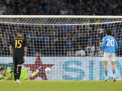 Di babak kedua, Napoli sempat menyamakan skor lewat penalti Piotr Zielinski.  