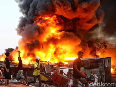 Terkini! Foto-foto Kebakaran di Gandaria