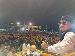 Warga Tuban Ramaikan Golkar Bersholawat, Sarmuji: Bukti Cinta pada Nabi