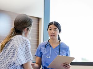 Arti Dokter Residen, Spesialisisasi, hingga Tugas yang Dilakukannya Arti Dokter Residen, Spesialisisasi, hingga Tugas yang Dilakukannya