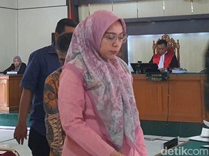 Sidang Bupati Nonaktif Adil, Inspektur Meranti Akui Setor-Ingatkan Soal Dipantau Sidang Bupati Nonaktif Adil, Inspektur Meranti Akui Setor-Ingatkan Soal Dipantau