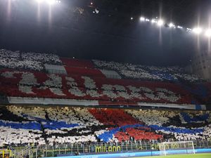 Desakan Usut Tuntas Tragedi Kanjuruhan Bergema di Laga Inter Vs Benfica Desakan Usut Tuntas Tragedi Kanjuruhan Bergema di Laga Inter Vs Benfica