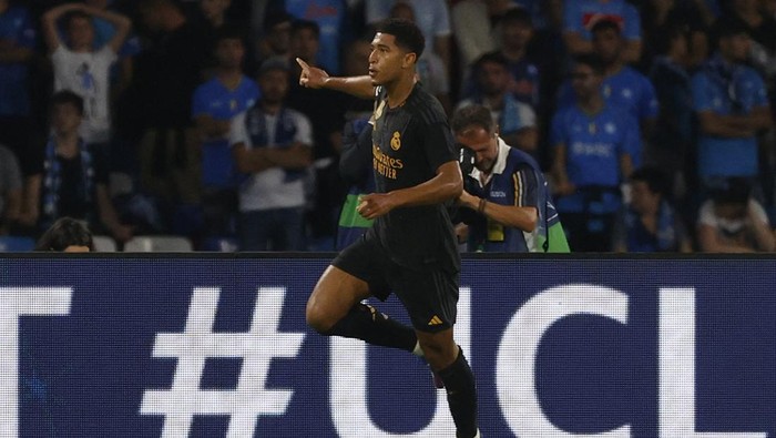 Soccer Football - Champions League - Group C - Napoli v Real Madrid - Stadio Diego Armando Maradona, Naples, Italy - October 3, 2023 Real Madrids Jude Bellingham celebrates scoring their second goal REUTERS/Ciro De Luca