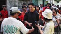 Kaesang Blusukan ke Kampung Jokowi di Jakarta Timur