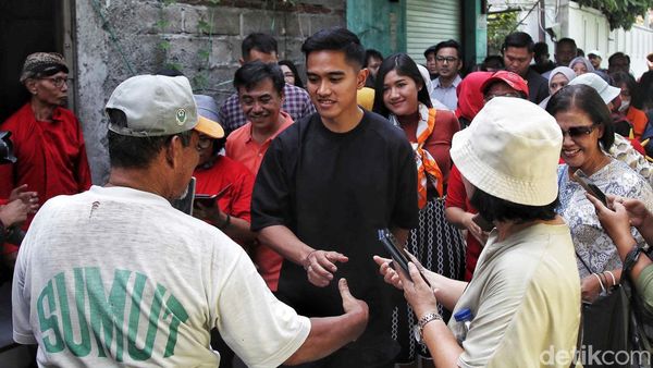 Kaesang Blusukan ke Kampung Jokowi di Jakarta Timur
