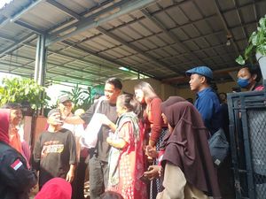 Kaesang Jadi Sasaran Foto Emak-emak Saat Blusukan ke Cipinang Melayu Jaktim