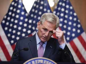 Duduk Perkara Ketua DPR AS Kevin McCarthy Dimakzulkan Anggotanya Duduk Perkara Ketua DPR AS Kevin McCarthy Dimakzulkan Anggotanya
