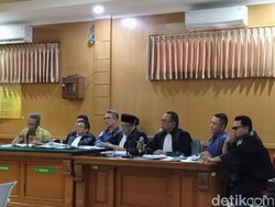 Khairur Rijal Berulah di Persidangan Berujung Ditegur Hakim