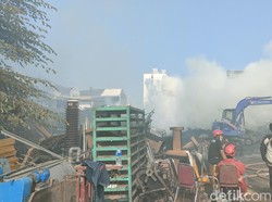 Kondisi Terkini Kebakaran di Joyosudiran Solo, Asap Pekat Masih Mengepul