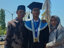 Kisah Anak Pekerja Serabutan, Lulus dengan IPK 3,98 dan Langsung Direkrut Perusahaan