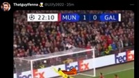 Begini gaya Onana gagal mengantisipasi gol pertama Galatasaray. Diledek mirip Superman. (Foto: Twitter @Lilify2022)