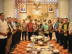 Momen Pj Gubernur Sumsel Bahas Penanganan Karhutla Usai Tiba di Palembang