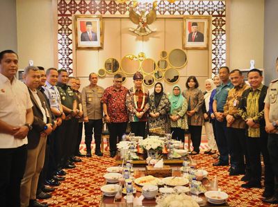Momen Pj Gubernur Sumsel Bahas Penanganan Karhutla Usai Tiba di Palembang