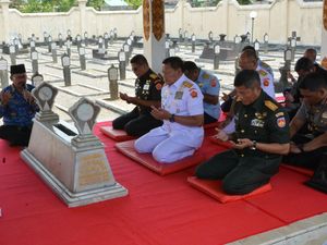 Momen Panglima TNI Ziarah ke Makam Jenderal Soedirman di Kusumanegara