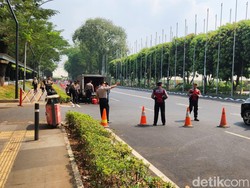Suasana Hotel Sultan Jelang Pengosongan, Polisi Berjaga-jaga