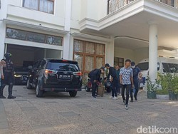 KPK Geledah Rumah Mentan Yasin Limpo di Makassar