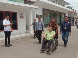 Jadi Tersangka Korupsi Rp 1,3 M, Eks Sekda-Bendahara Labuhanbatu Ditahan