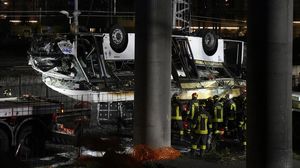 Tragis! Bus di Italia Terjun dari Jembatan, 20 Orang Tewas