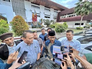 Warga Masih Tinggal di Dalam Sirkuit Mandalika gegara Lahan Belum Dibayar Warga Masih Tinggal di Dalam Sirkuit Mandalika gegara Lahan Belum Dibayar