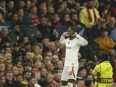 Zaha dan Welbeck, Dua Mantan yang Bikin MU Merana