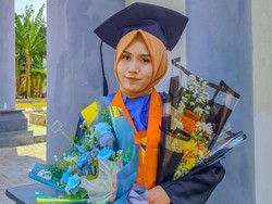 Keren! Aissya Mahasiswi Polines Lulus IPK 3,98 dan Nggak Pernah Absen