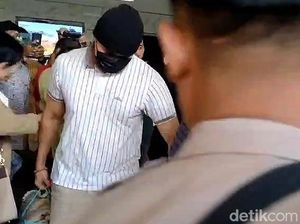 Sembunyi Muka AKP Andri Gustami