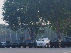 Alutsista Berjejer di Monas Jelang Perayaan HUT Ke-78 TNI