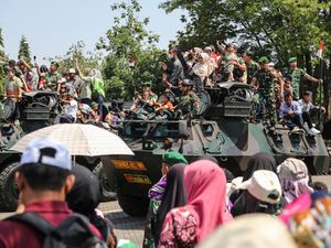 Antusias Warga di Berbagai Daerah Rayakan HUT TNI