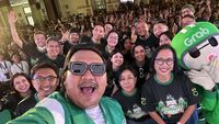 Dana Tunai hingga Beasiswa untuk Puluhan Ribu Mitra Grab-OVO