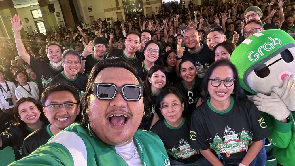 Dana Tunai hingga Beasiswa untuk Puluhan Ribu Mitra Grab-OVO Dana Tunai hingga Beasiswa untuk Puluhan Ribu Mitra Grab-OVO