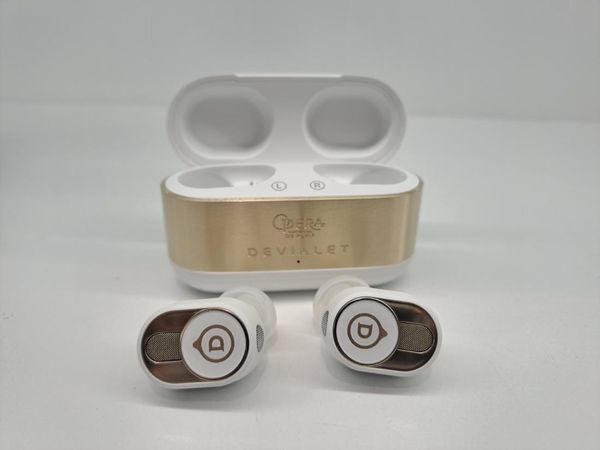 Earbuds Lapis Emas Devialet Gemini II, Serasa Punya Dunia Sendiri