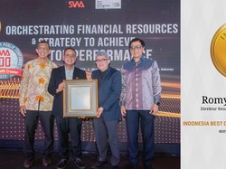Direktur Keuangan & Strategi Bank DKI Raih Indonesia Best CFO 2023
