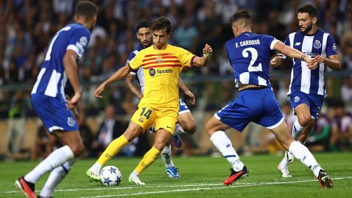 Gol Ferran Torres Menangkan Barcelona di Markas Porto Barcelona memetik kemenangan di kandang Porto dalam lanjutan Liga Champions. Barcelona menang 1-0 berkat gol Ferran Torres. Laga Porto vs Barcelona di matchday 2 Grup H digelar di Estadio do Dragao, Kamis (5/10) dini hari WIB.