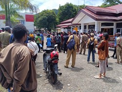 Guru Honorer Rusak Kantor BKPSDM Kepulauan Yapen gegara Gagal Lolos CPNS