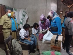 Dinsos Jatim Beri Bantuan ke Ibu dan 3 Anak Difabel di Blitar