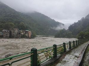 Banjir Bandang Terjang India, 14 Orang Tewas-102 Lainnya Hilang