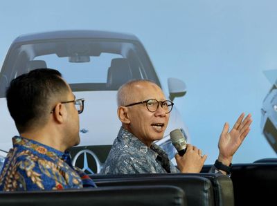 Manjakan Nasabah dengan Mercedes-Benz A 200 & Uang Tunai Rp 38 M