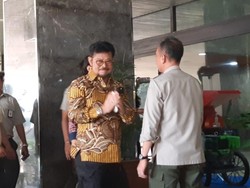 Mentan SYL Ngantor di Kementan Usai Tiba di RI dan Temui Surya Paloh