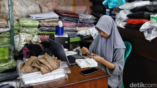 Potret Migrasi Pedagang Konvensional ke Pasar Online